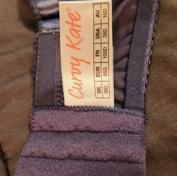Curvy Kate Bra 38D US, triple hook, mesh back strap, pre-owned, Purple bows - Picture 10 of 13